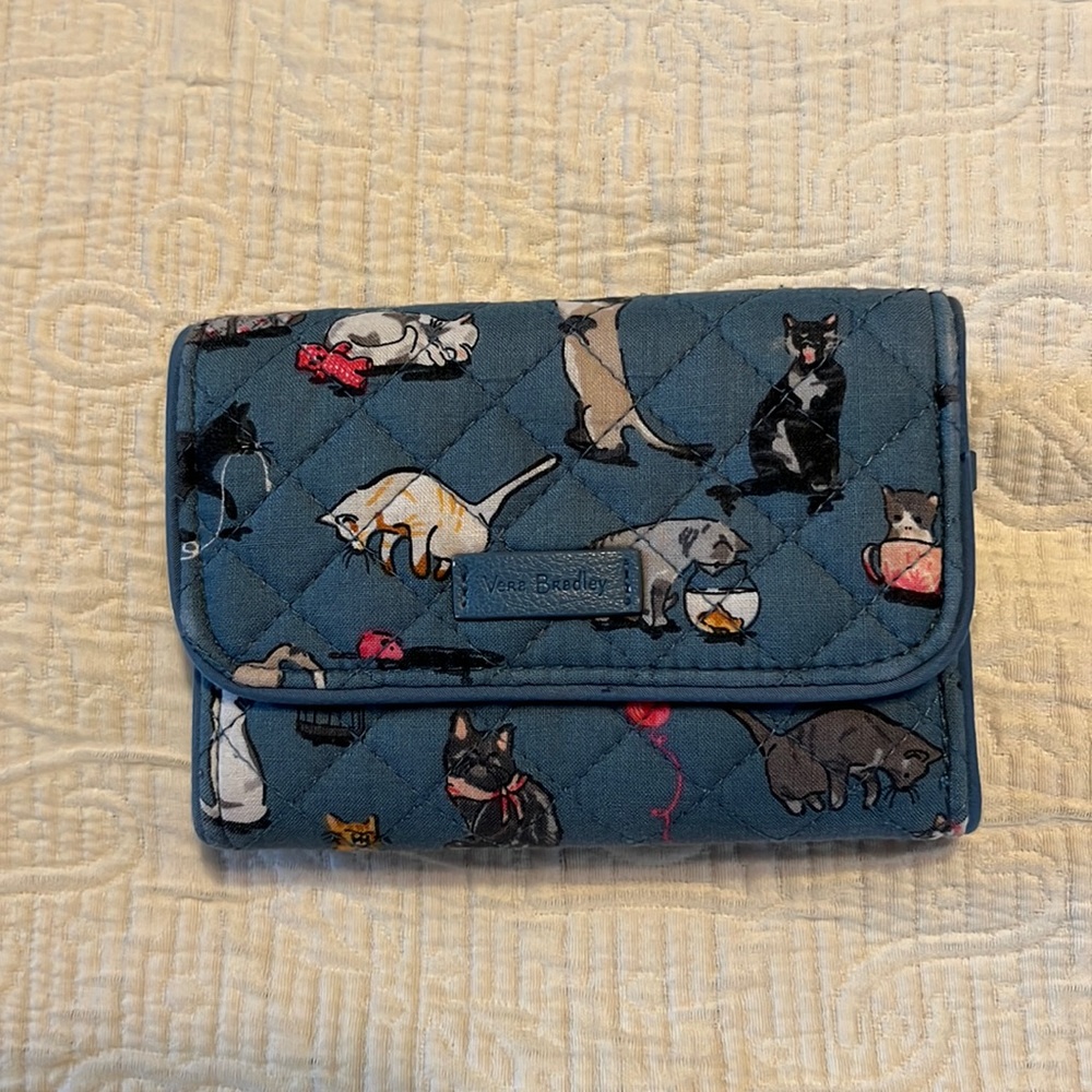 Vera Bradley Riley Compact Wallet in Cat’s Meow